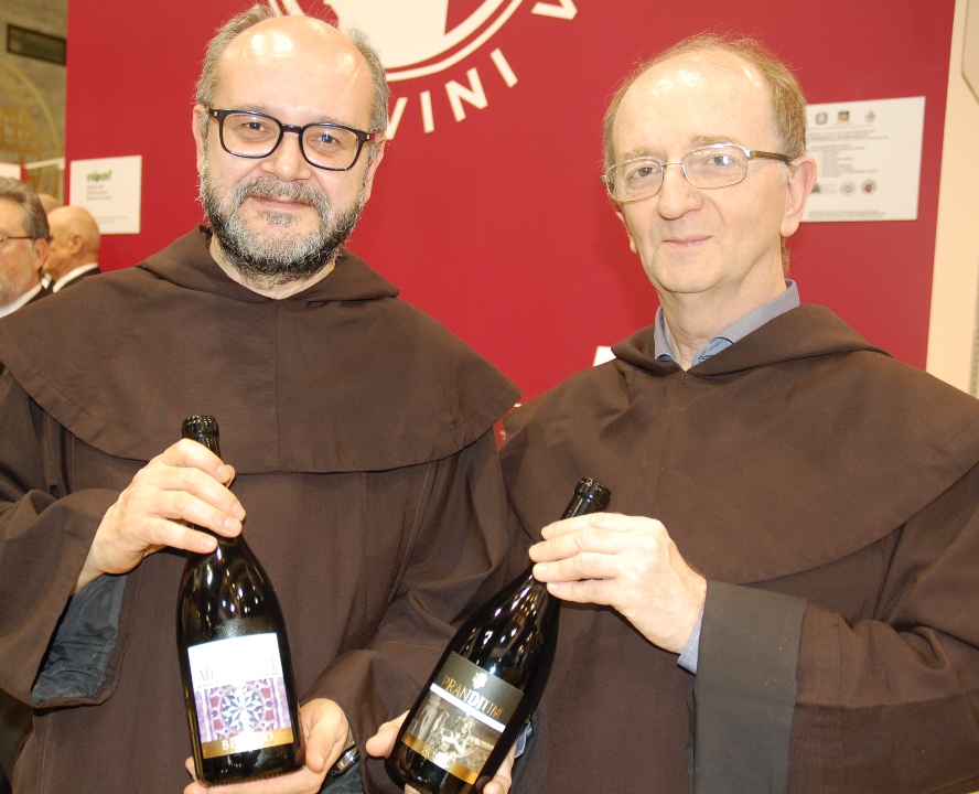 Dalla riscoperta di antichi vitigni della Laguna, il primo vino dei Carmelitani Scalzi di Venezia. Biodiversità e identità