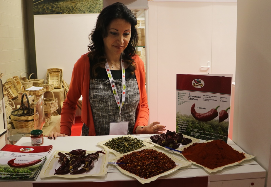 Mara Spezie di Casabona, vero Peperoncino Calabrese 100% al Cibus. Un no forte e deciso al Falso Made in Calabria!