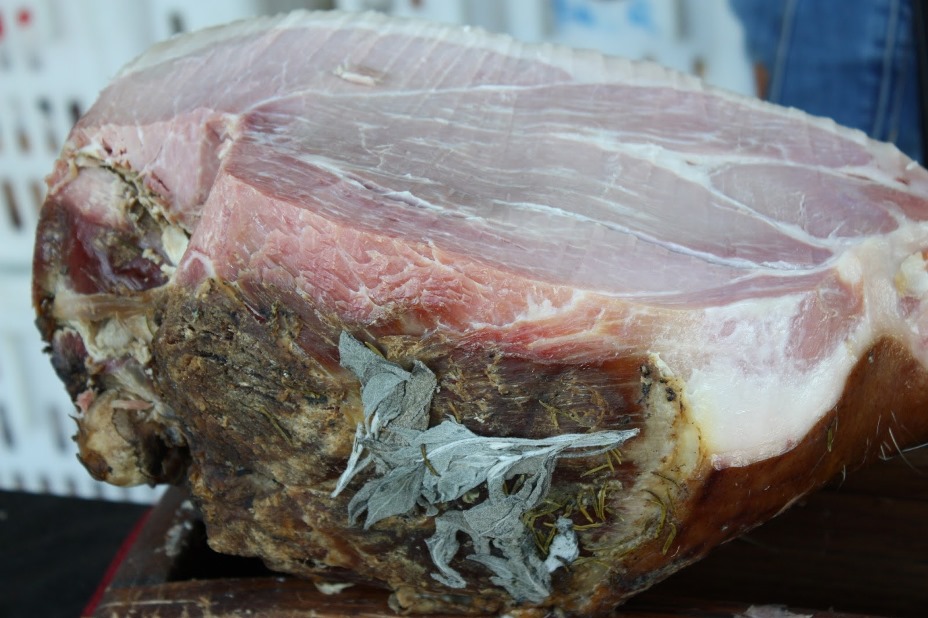 Una Sagra del Prosciutto cotto al vino bianco di Cori: l’Amministrazione comunale punta sulla tradizione contadina corese