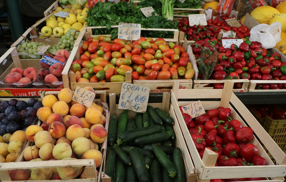 Allarme Coldiretti sui consumi degli Italiani: a far crollare il commercio al dettaglio è l’alimentare. Vendite, tonfo record!