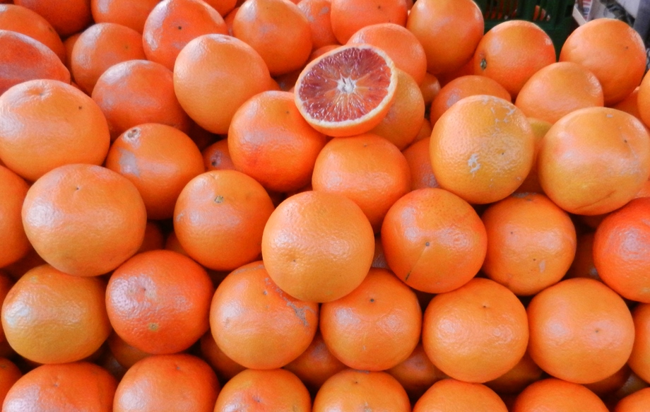 Pastazzo di agrumi e pane ad alto contenuto di fibre. Il Crea utilizza il sottoprodotto della lavorazione di arance e limoni