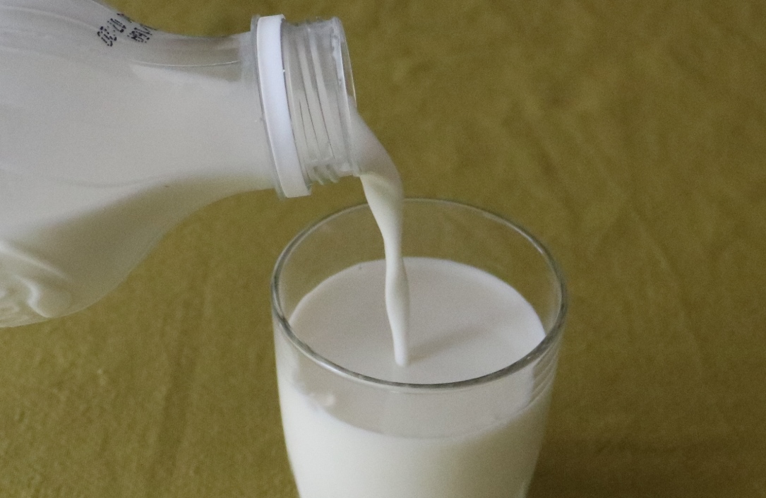 Latte, Coldiretti Lombardia: l’industria abbassa il prezzo alla stalla, inaccettabile!