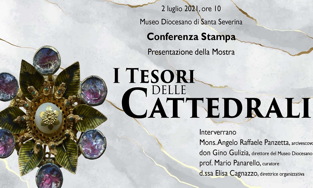 Presentazione a Santa Severina della mostra “I tesori delle Cattedrali”: arte orafa, paramenti sacri, dipinti, statue…