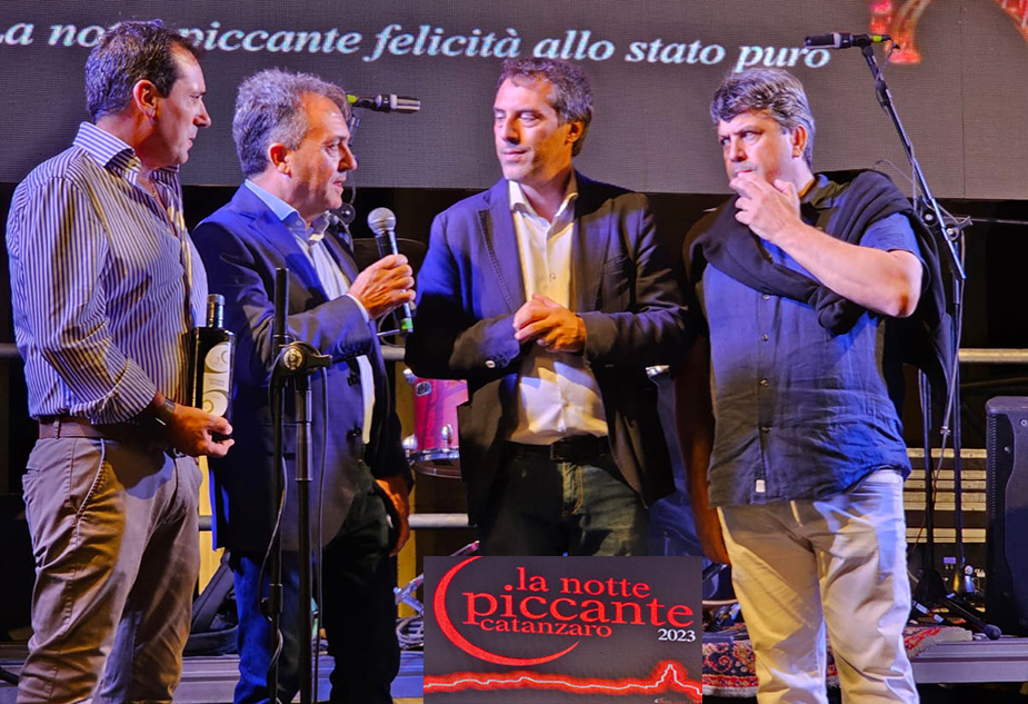 Catanzaro, Notte Piccante 2023: riconoscimento per lo straordinario olio extravergine dell’<strong>azienda Torchia</strong> di Tiriolo