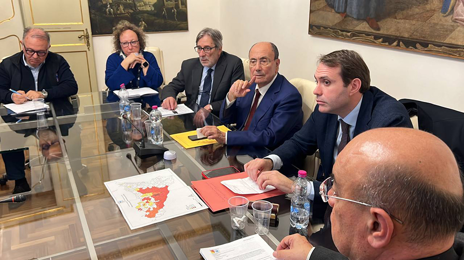 Crisi idrica e agricola in Sicilia, il presidente Schifani: «Pronti a chiedere lo stato di emergenza nazionale»
