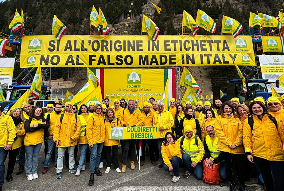 Grande mobilitazione di Coldiretti al Brennero a difesa del vero agroalimentare italiano e della salute dei consumatori