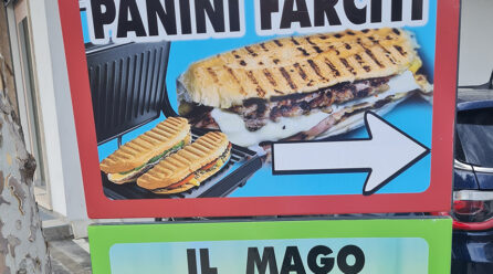 Le mitiche Colazioni di Zio Alessandro a Montepaone Lido: il <strong>Mago della Frutta</strong> e i panini farciti con prodotti tipici calabresi